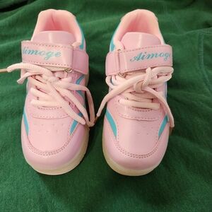 Aimoge Toddler Roller Sneakers